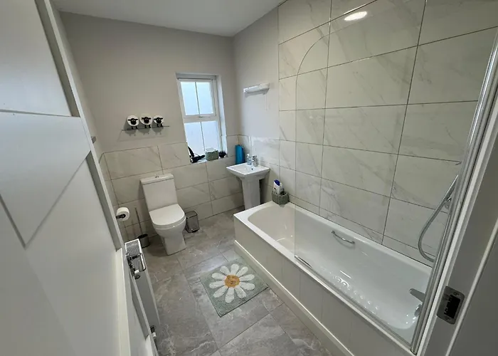 Lighthouseview - Cahersiveen